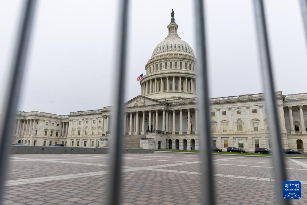 美政府“停摆”危机逼近