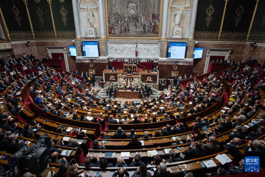 法国总理:力争将2026年财政赤字率控制在5%以下