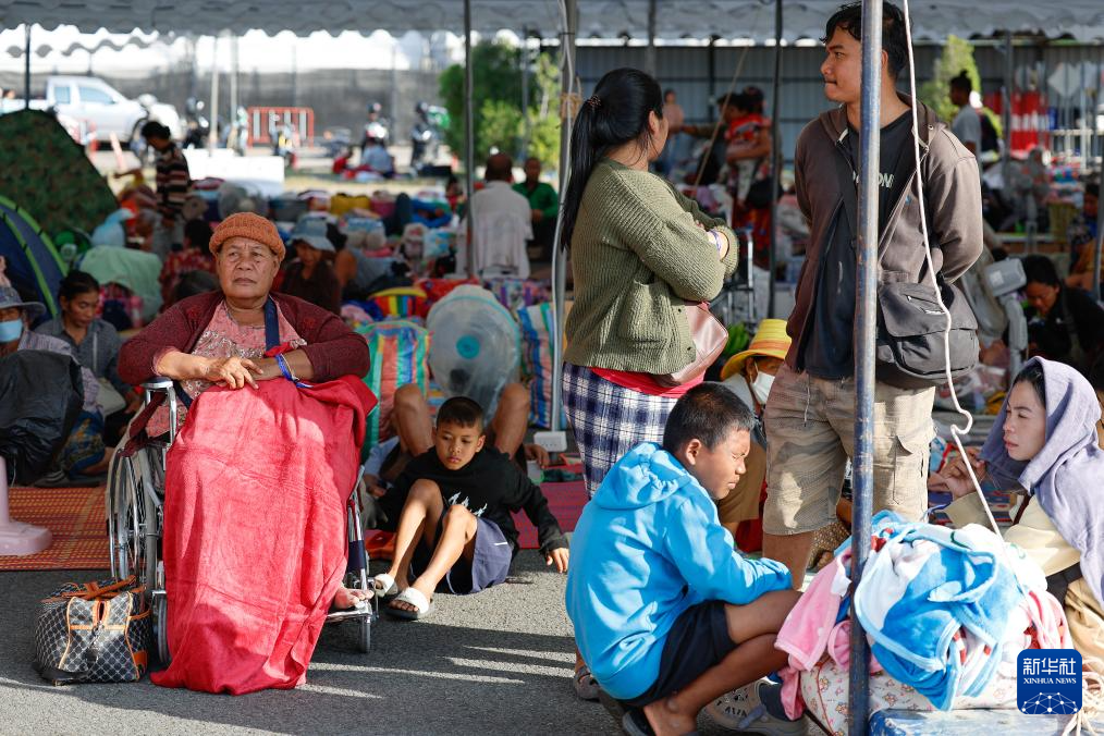 泰军方公布泰柬边境交火时间线 泰4个边境省份约70%居民已撤离