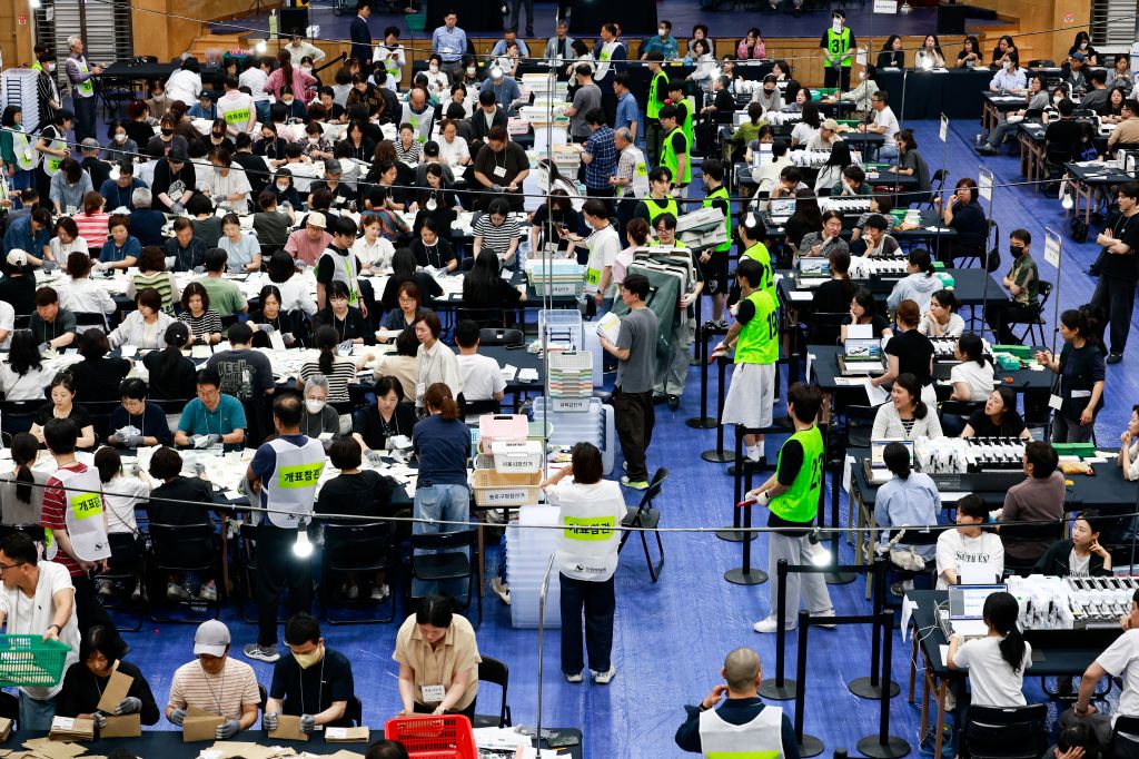 韩国会针对地方选举缺票风波展开国政调查