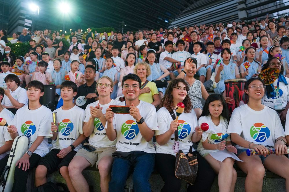 跨越语言的共鸣：中美青少年用音符搭建友谊桥梁