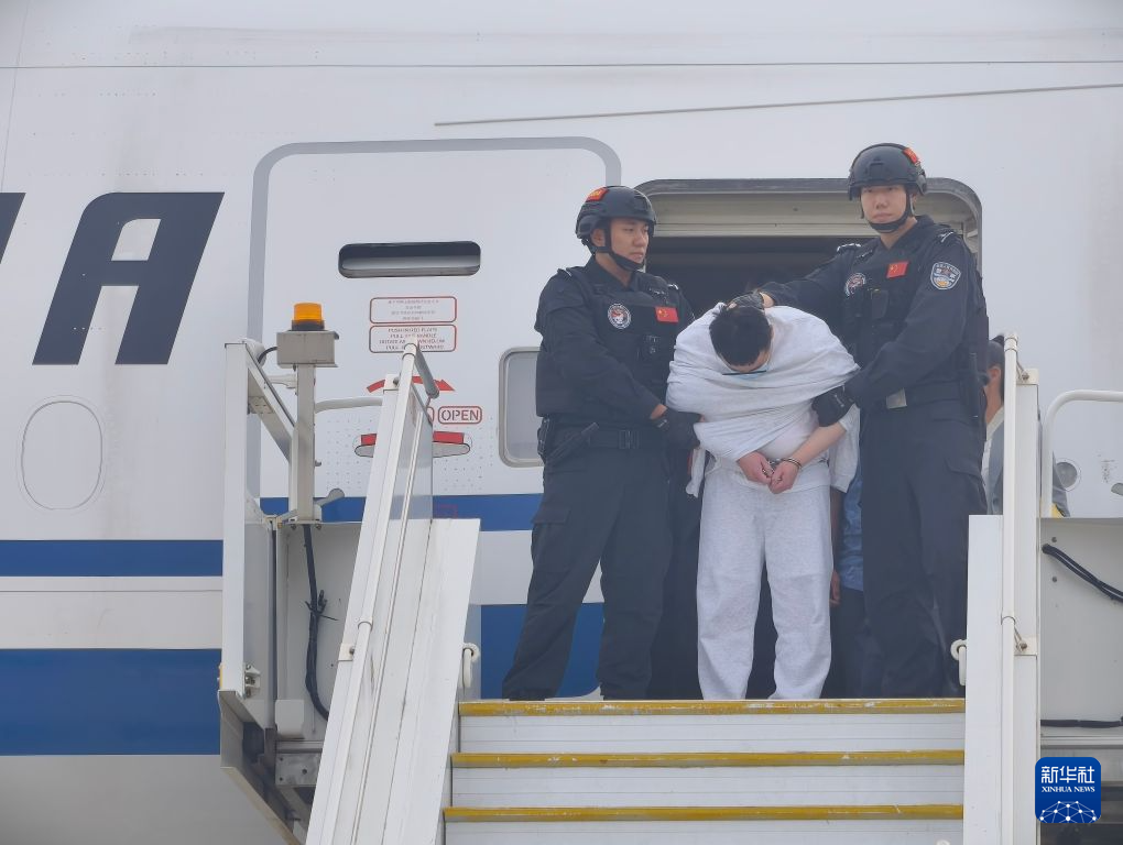 中美联手遣返绑架杀人嫌犯刘某文